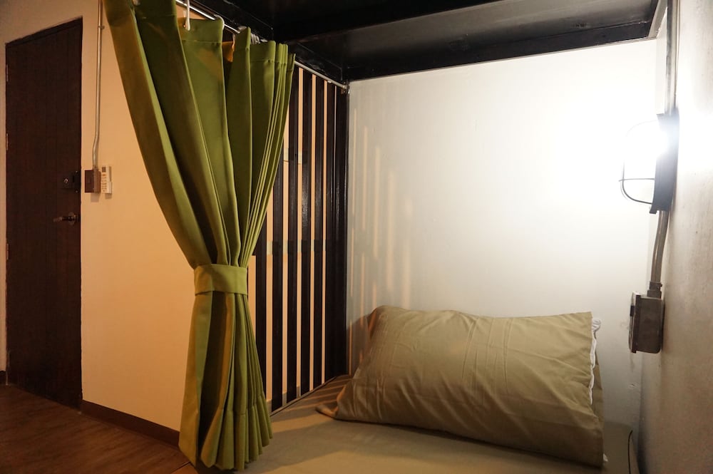 Фото Feel Good Bangkok Hostel