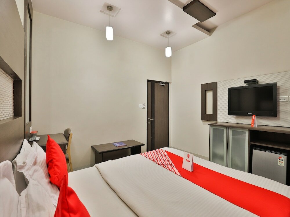 Фото Capital O 1271 Hotel Raajpath