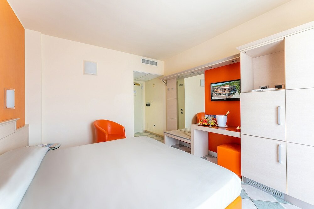 Фото Hotel Villa Elena