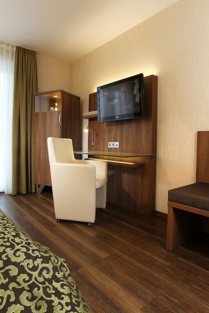 Фото Hotel Simonshof Wolfsburg