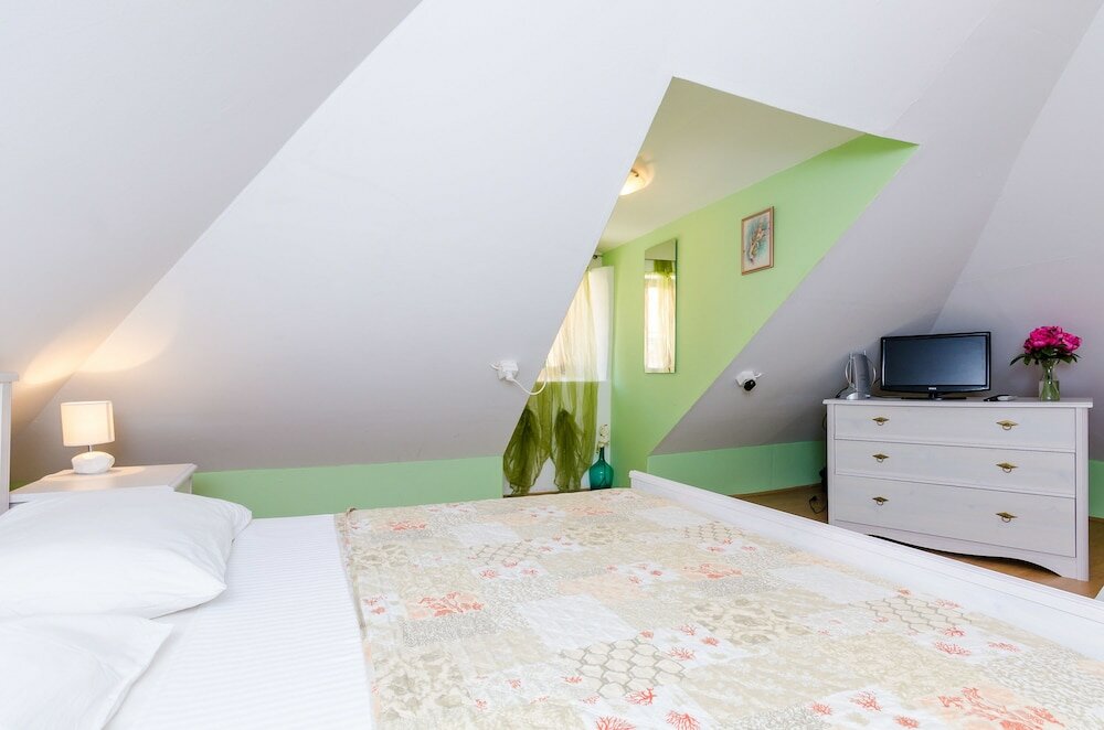 Фото Old Town Baroque Palace Accommodation