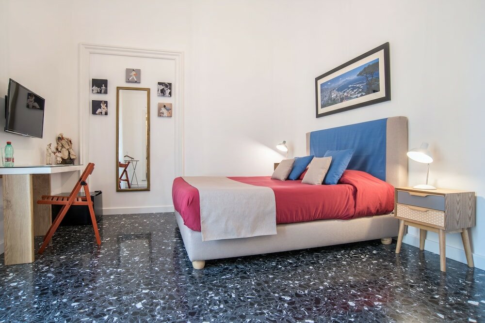 Фото Napoliamo Guest House