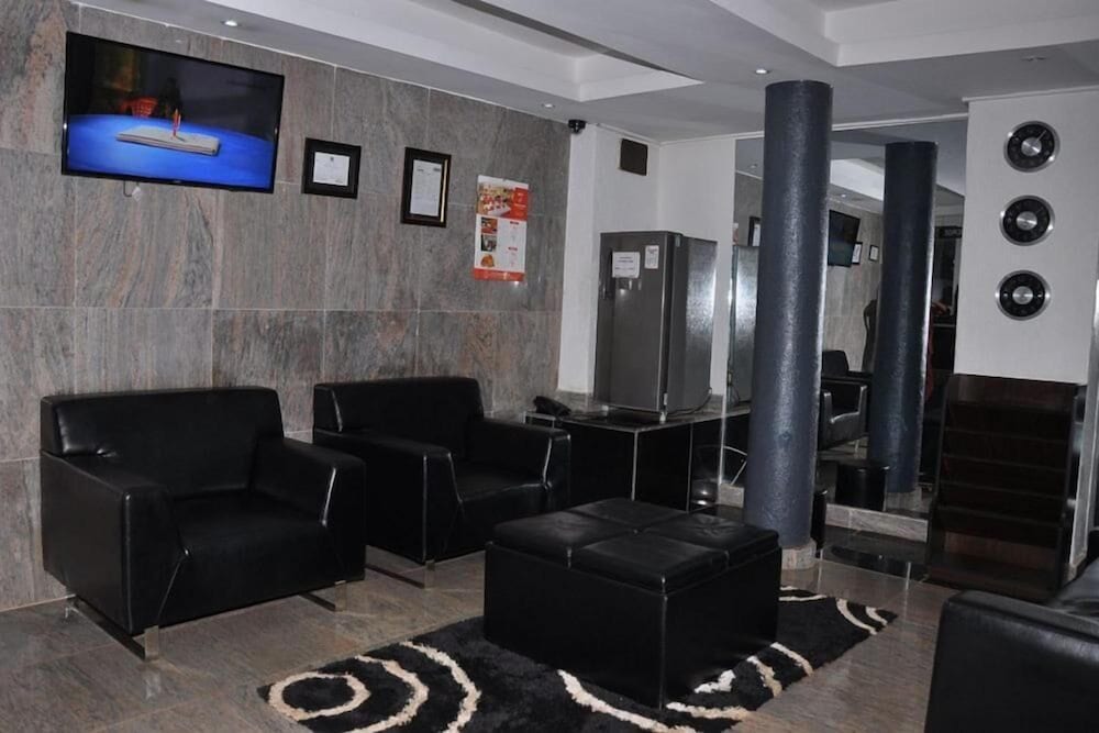 Фото Latitude 1 Serviced Suites