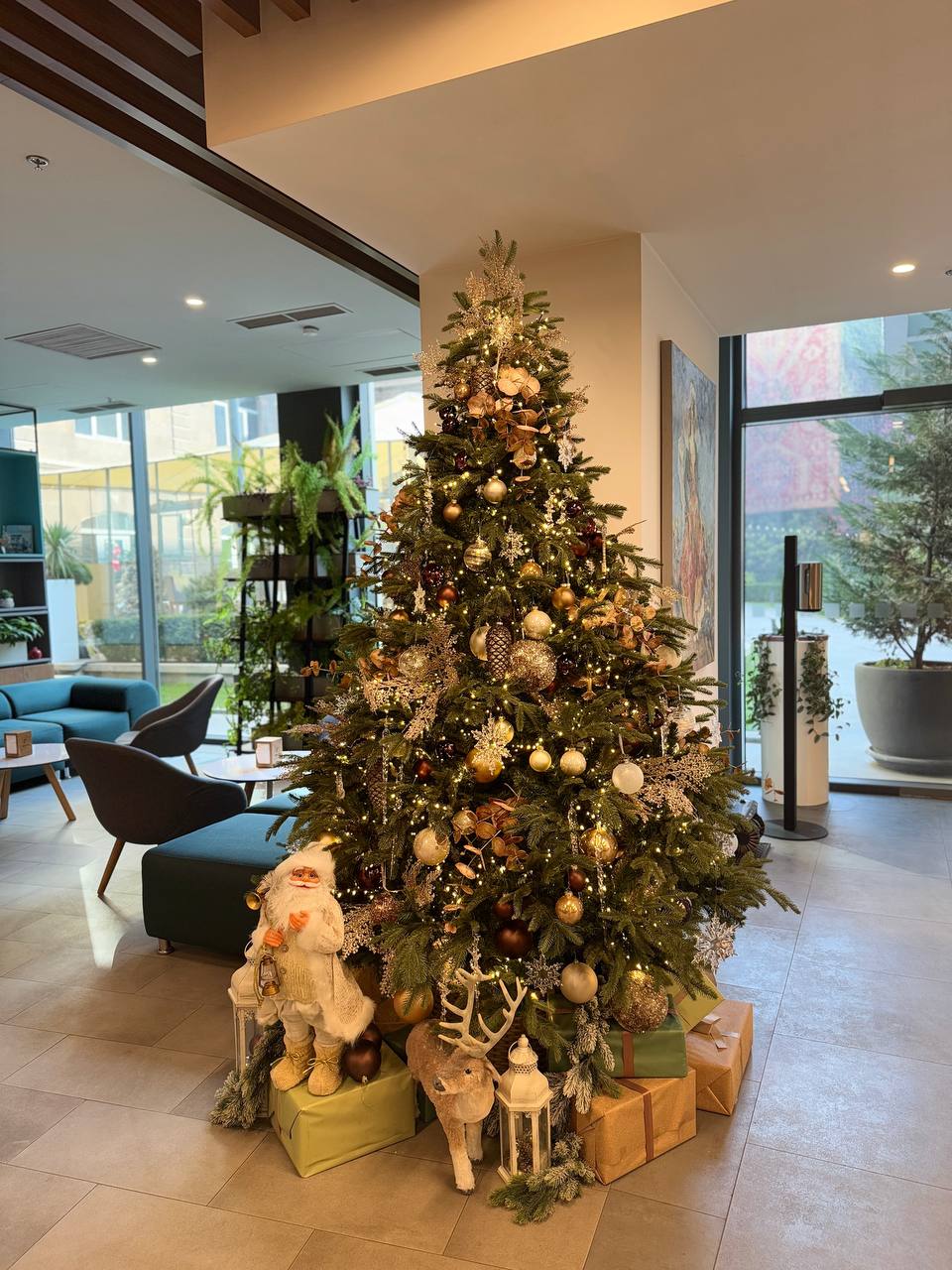 Фото Holiday Inn Yerevan Republic Square