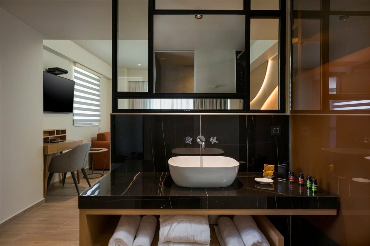 Фото Hyperion City Hotel