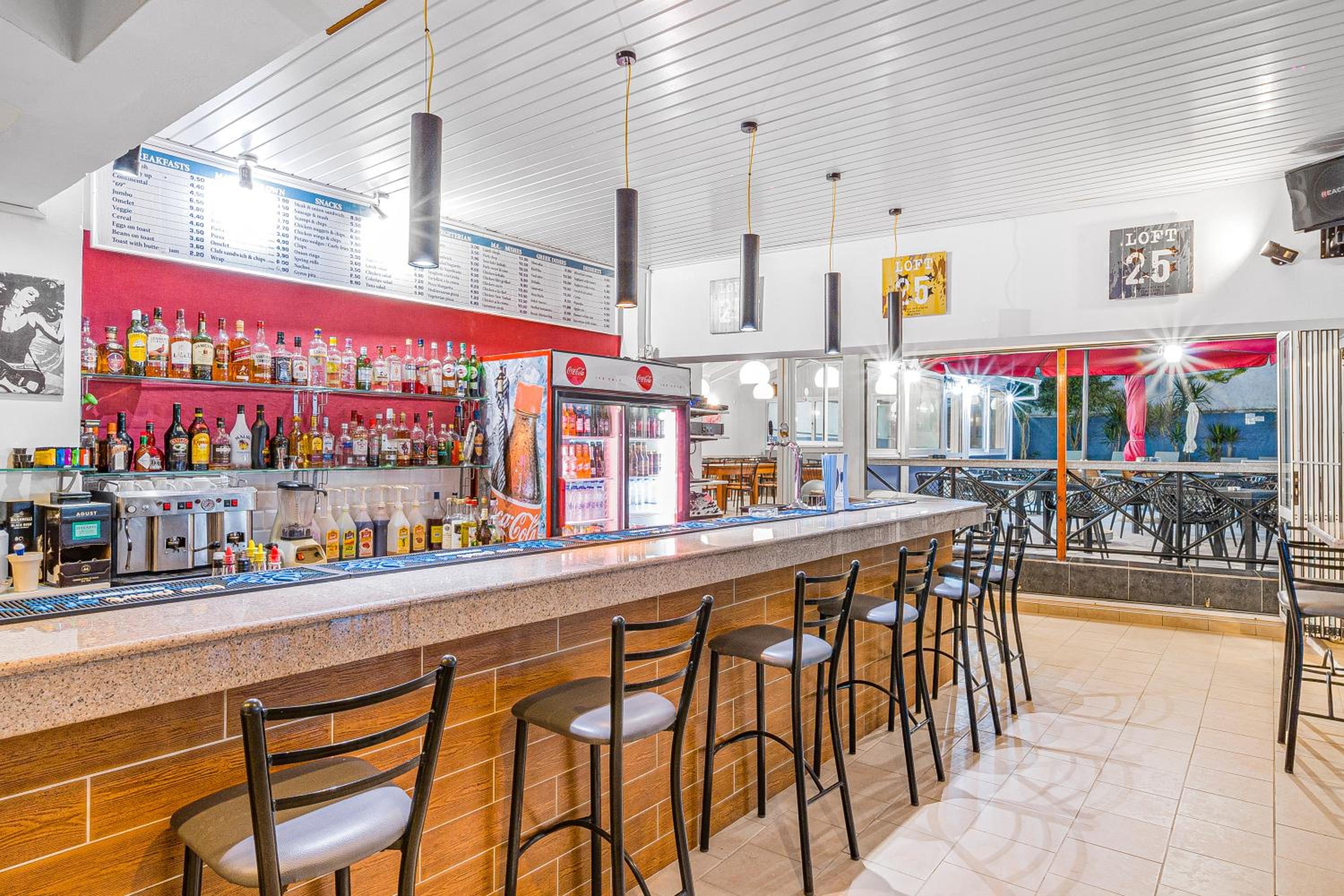 Фото Happy Days Studios