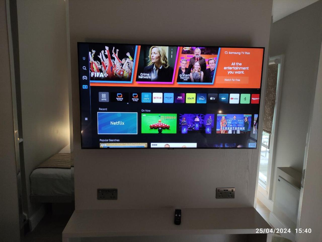 Фото Mstay 88 Studios Kensington