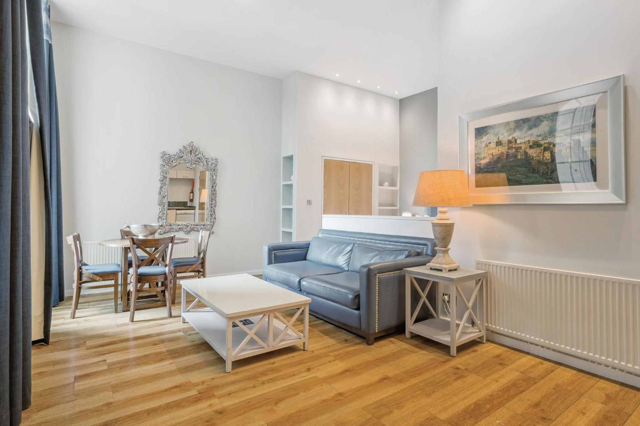 Фото Princes Street Suites