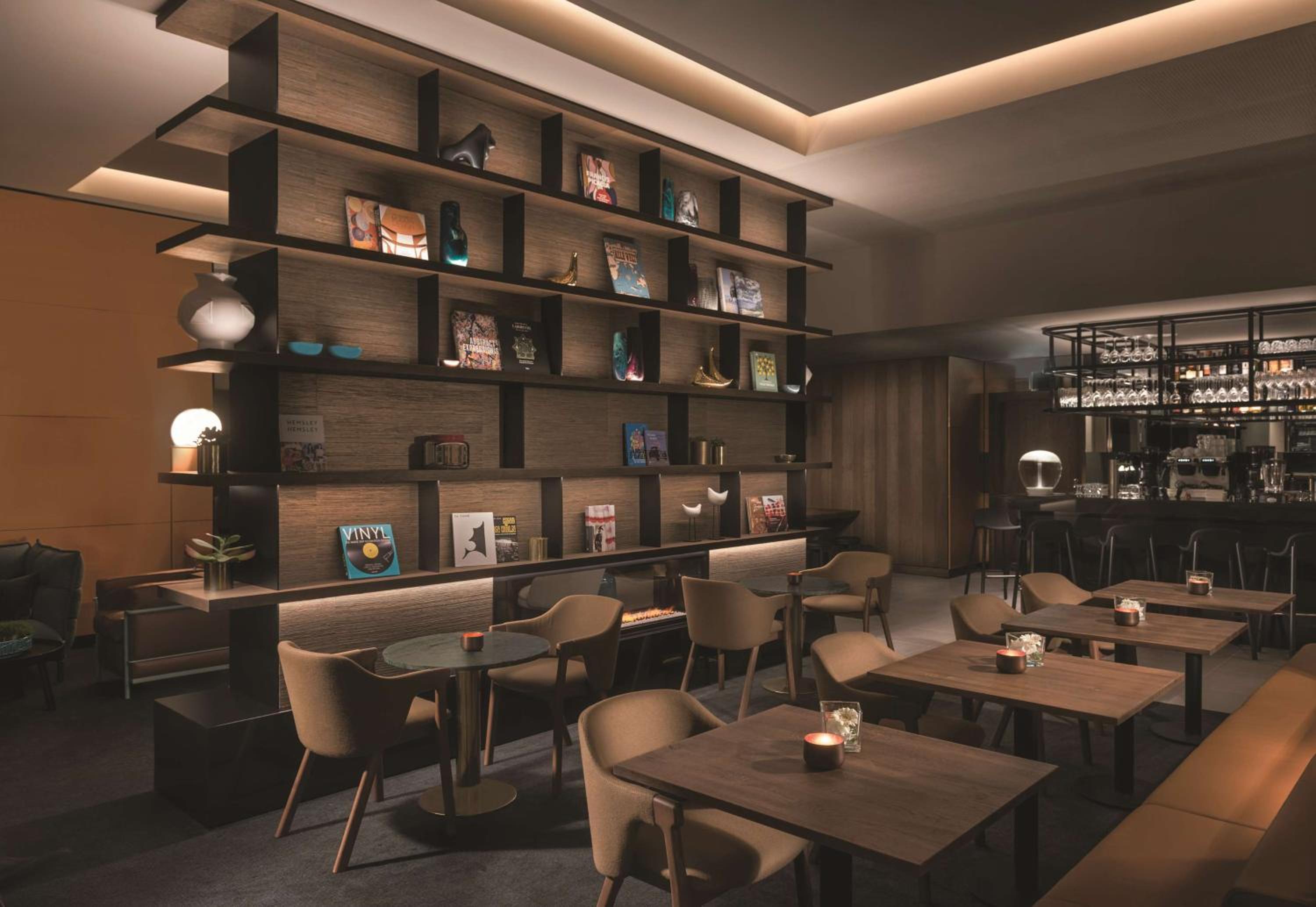 Фото Adina Apartment Hotel Frankfurt Westend