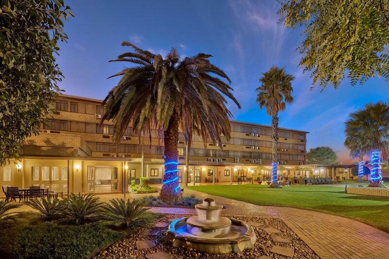 Гостиница Anew Hotel Witbank Emalahleni в Эмалахлени