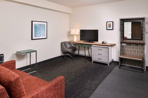 Holiday Inn Hotel & Suites Farmington Hills - Detroit Nw (U.S. Route 131) ، فندق