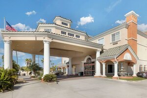 Гостиница Comfort Suites Oceanside Camp Pendleton Area в Оушенсайде