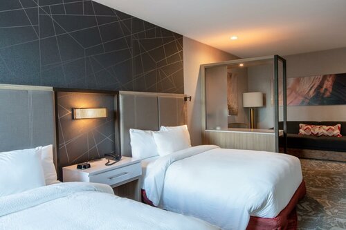 Гостиница SpringHill Suites Chester в Честере