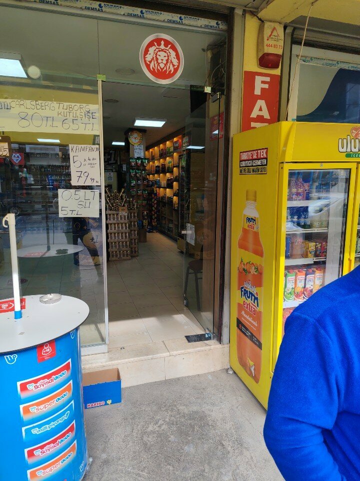 Alcoholic beverages Tunc Market, Izmir, photo