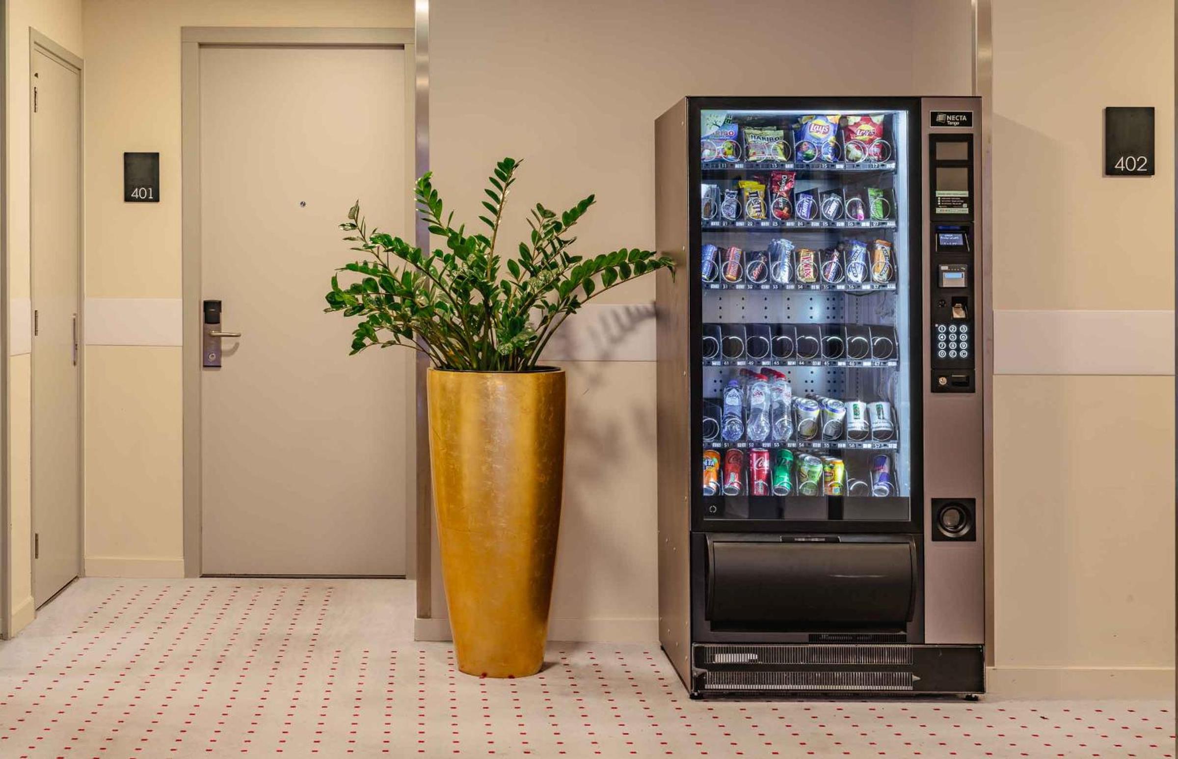 Фото Best Western Plus Plaza Den Haag City Center