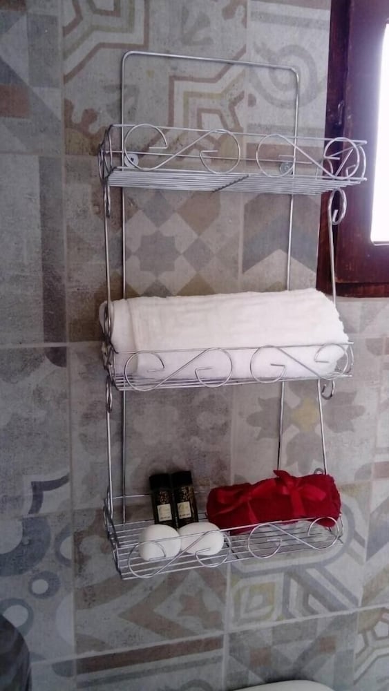 Фото Charouda Stone Tower