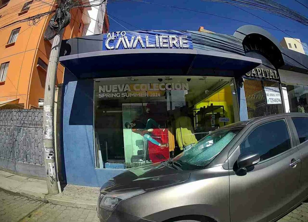 Clothing store Alto Cavaliere, La Paz, photo