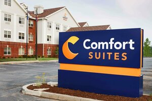 Гостиница Comfort Suites Milwaukee Airport