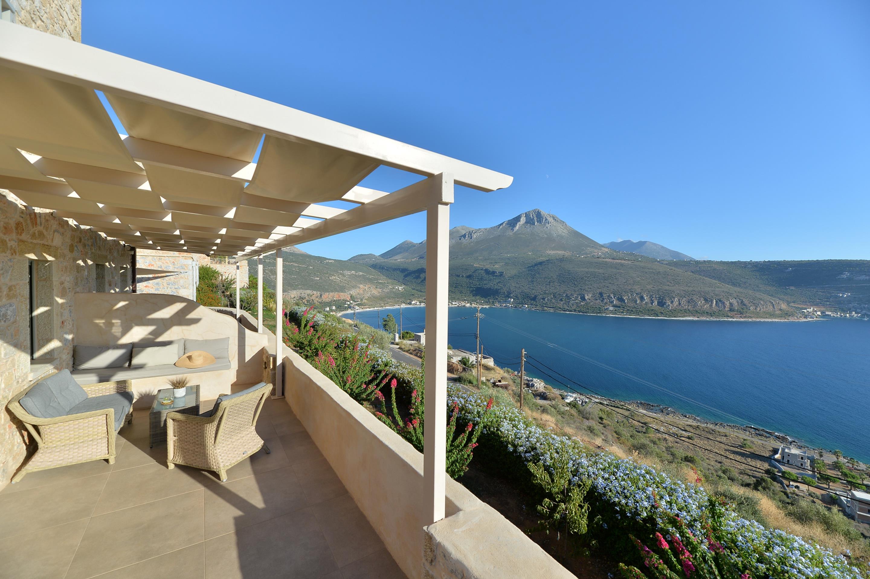 Фото Akrolithi Boutique Hotel