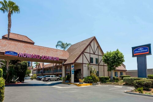 Гостиница Howard Johnson by Wyndham Norco в Короне