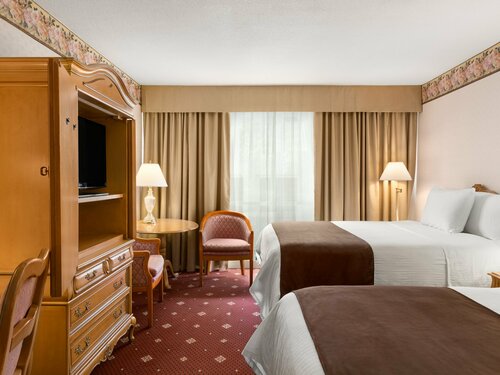 Гостиница Travelodge Fallsview Hotel в Ниагара-Фолс