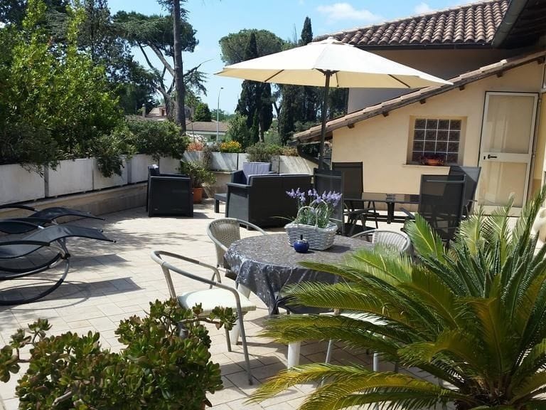 Фото отеля 1