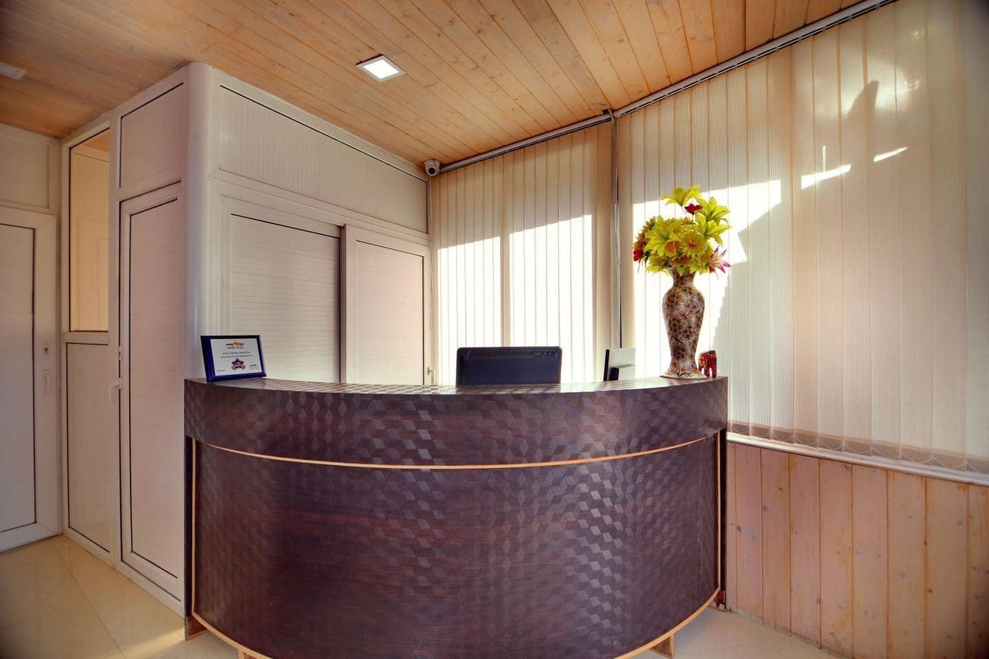 Фото Hotel Abshar