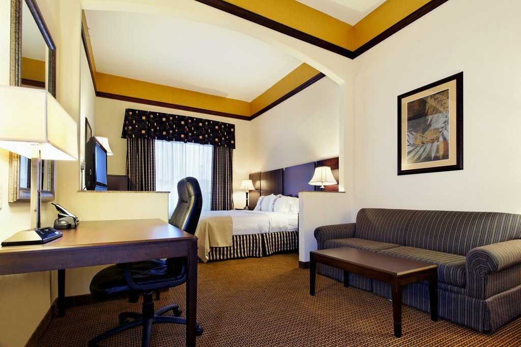 Фото Holiday Inn Odessa