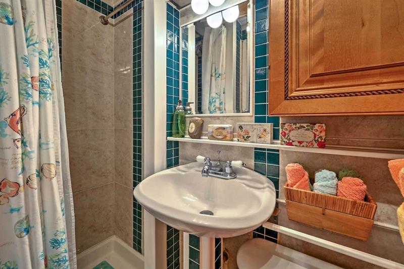 Фото Miami Beach HomeStay