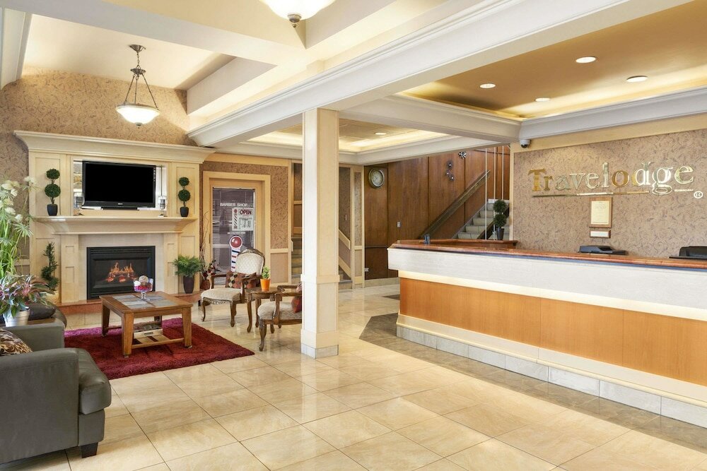 Фото Travelodge Edmonton East