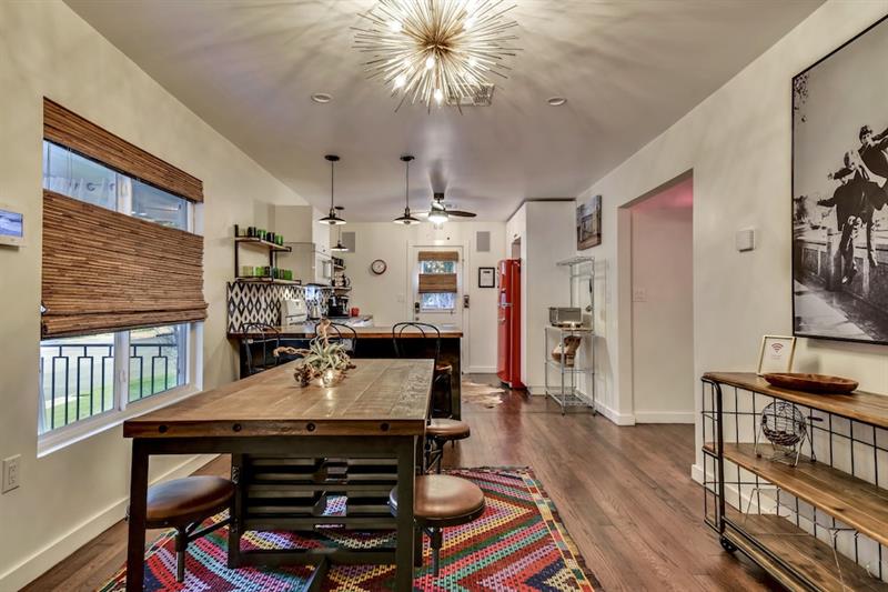 Фото The Eastside Lodge Austin