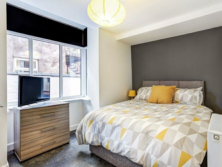 Фото Townhouse Plus @ 166 Edleston Road Crewe