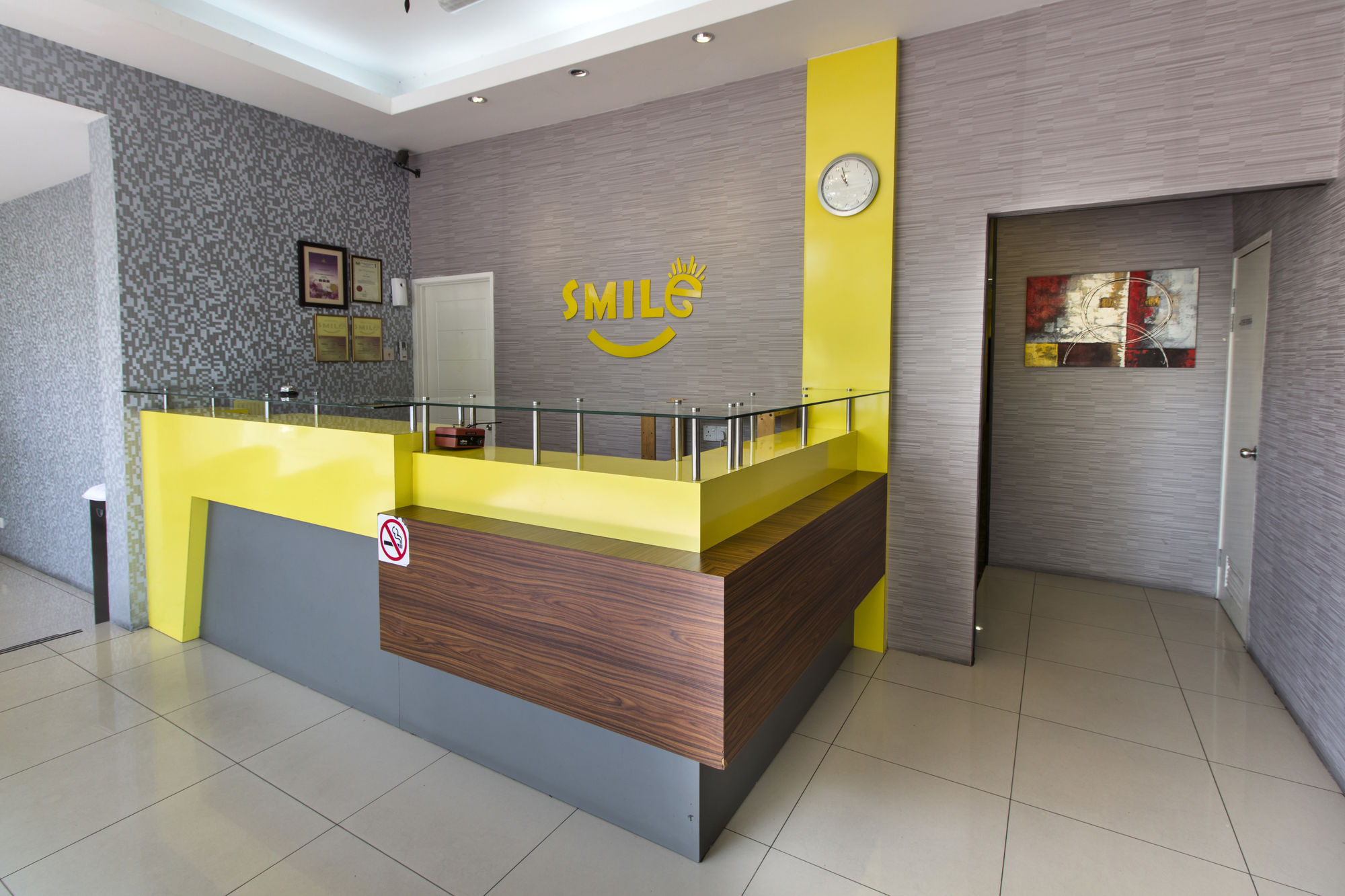 Фото Smile Hotel Wangsa Maju