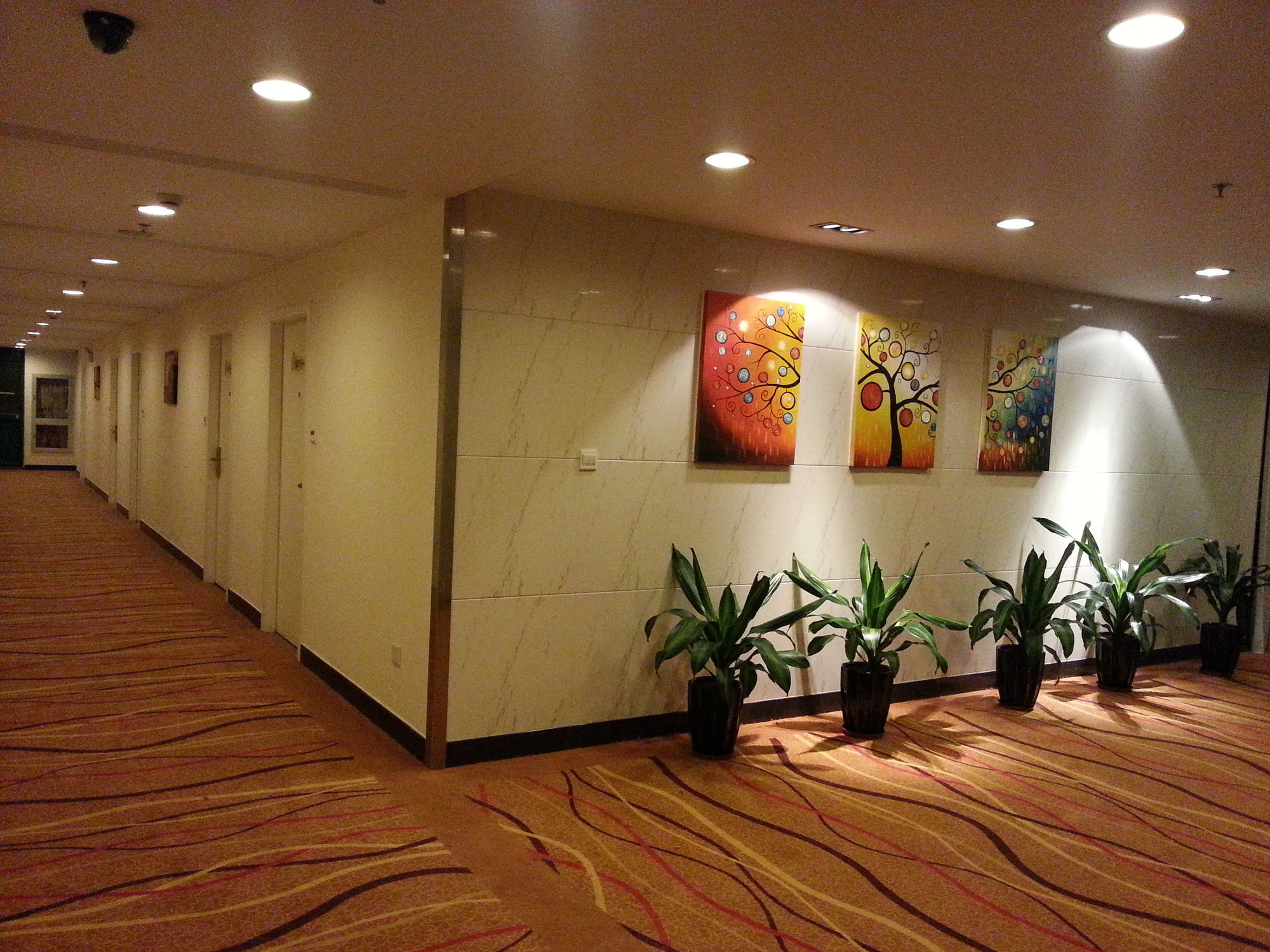 Фото Shanghai Joyful Yard Hotel