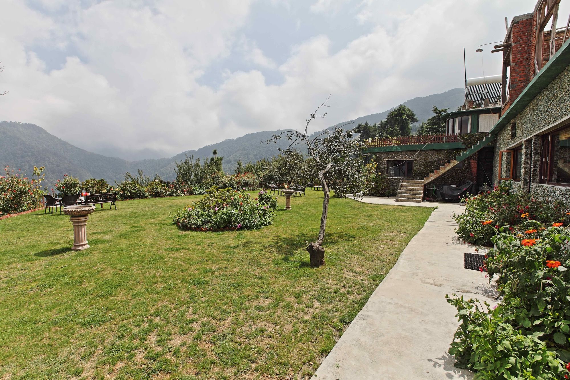 Фото Cedar Lodge by Aahma