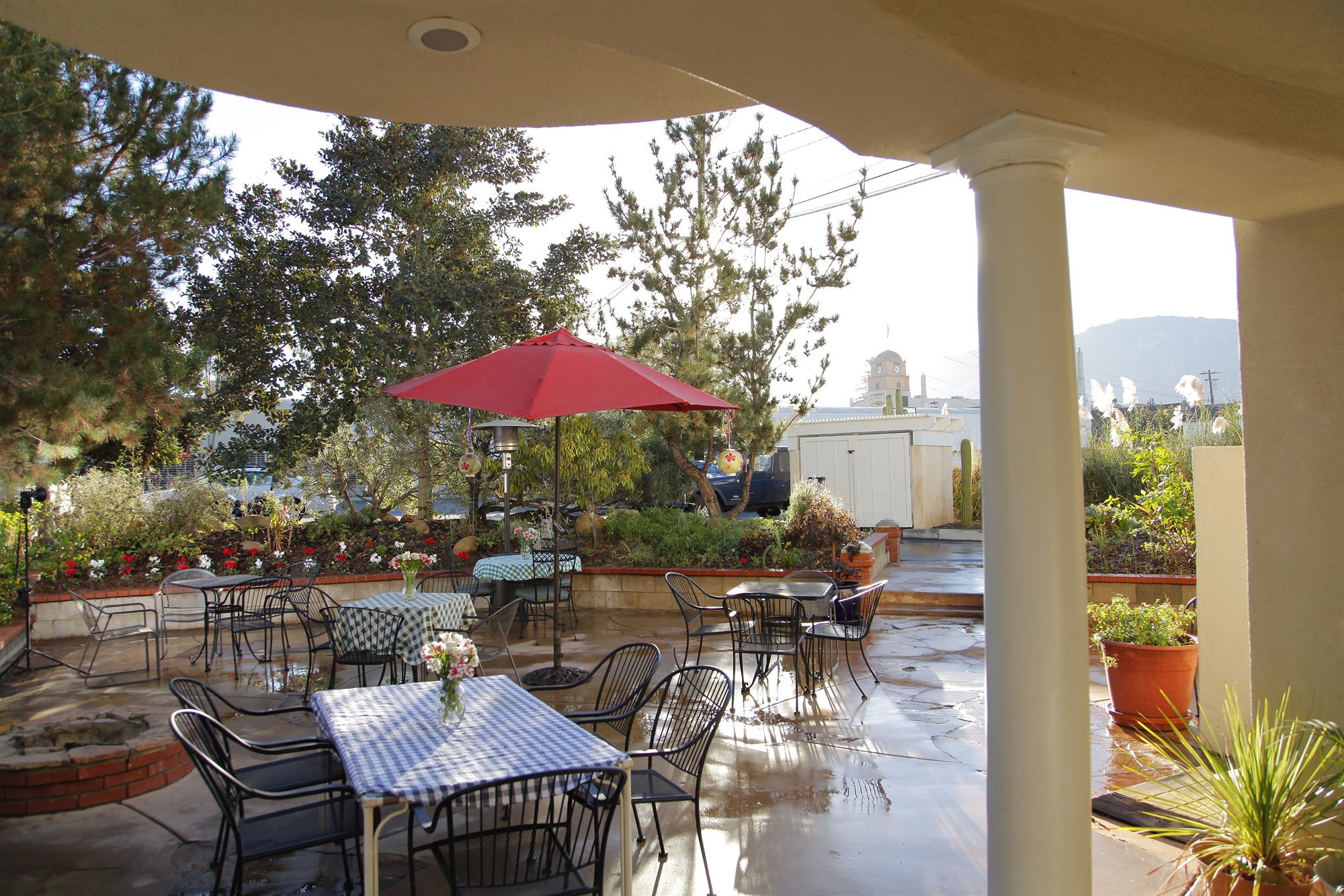 Фото Santa Paula Inn