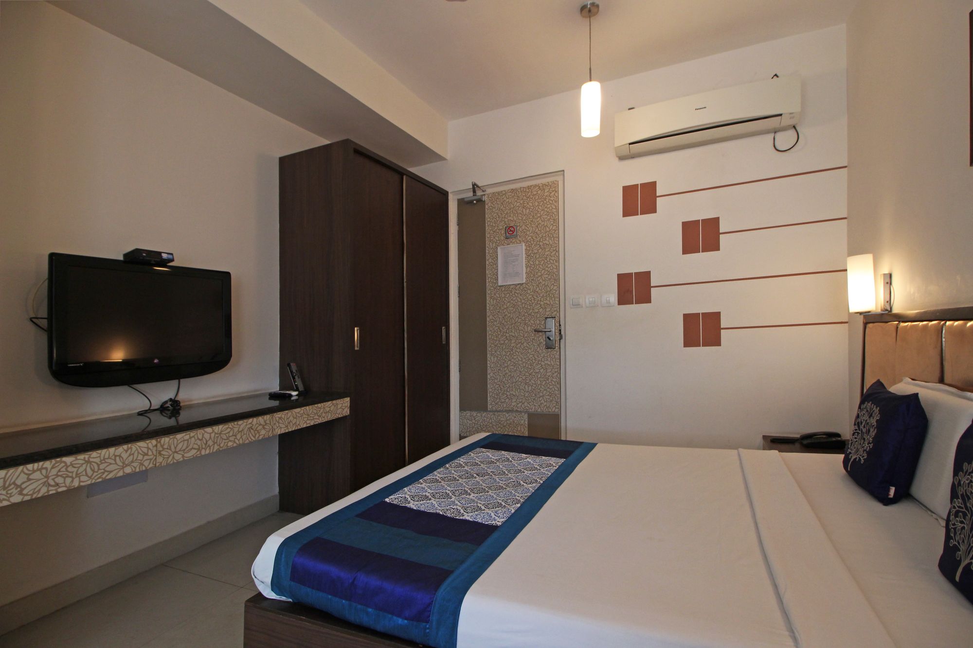 Фото Oyo 8456 Hotel Orient