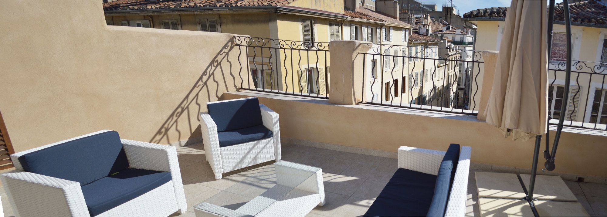 Фото Les Appartements du Vieux-Port