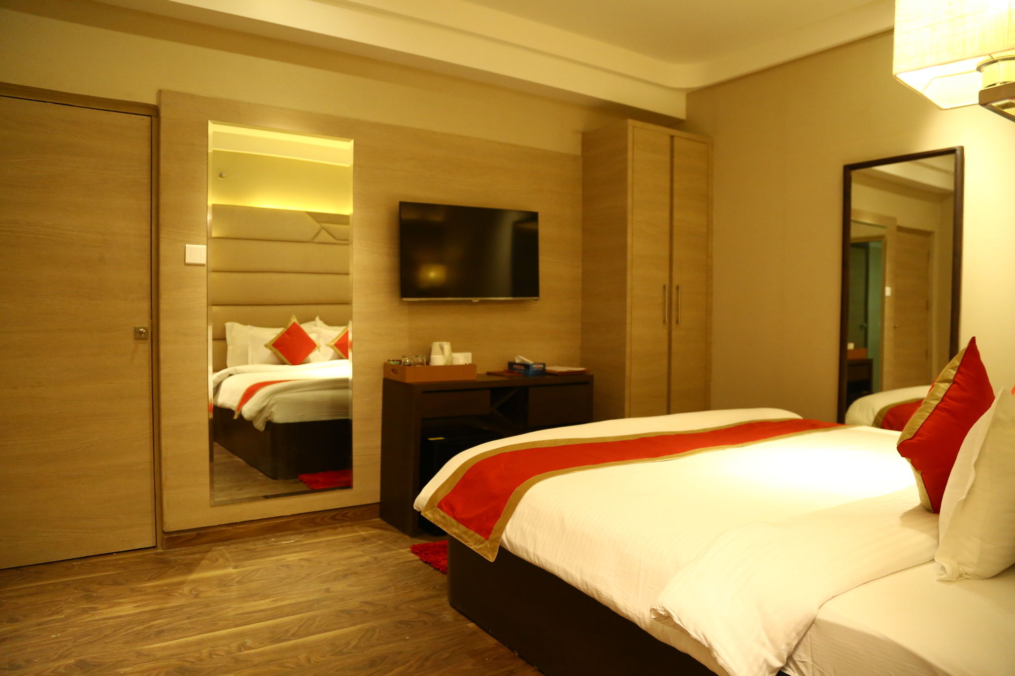 Фото отеля 2