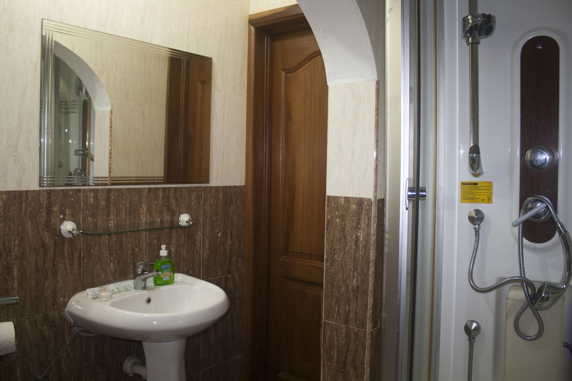 Фото Quest Lodge