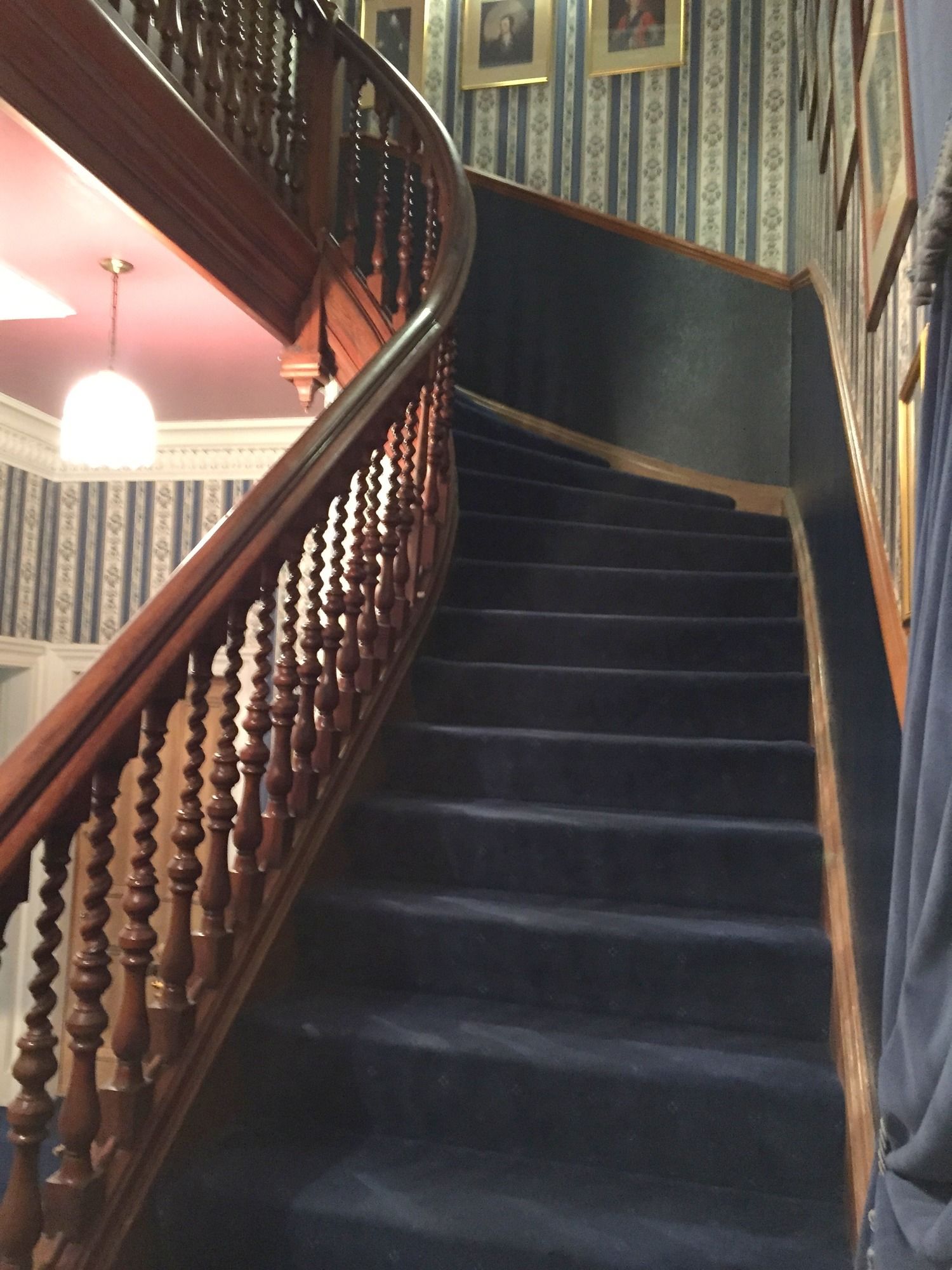 Фото Lauderville Guest House