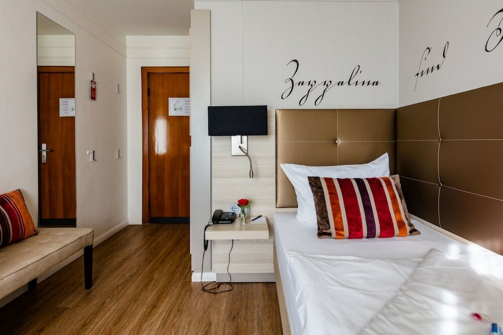 Фото Hotel Zum Zeppelin