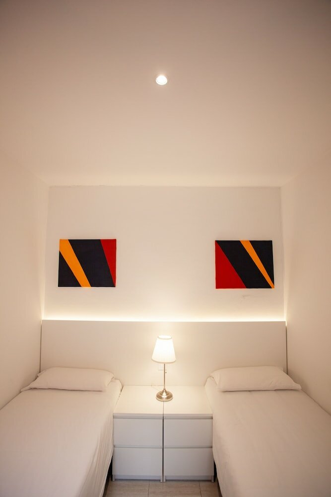 Фото Las Ramblas Pasaje Bacardi Apartments