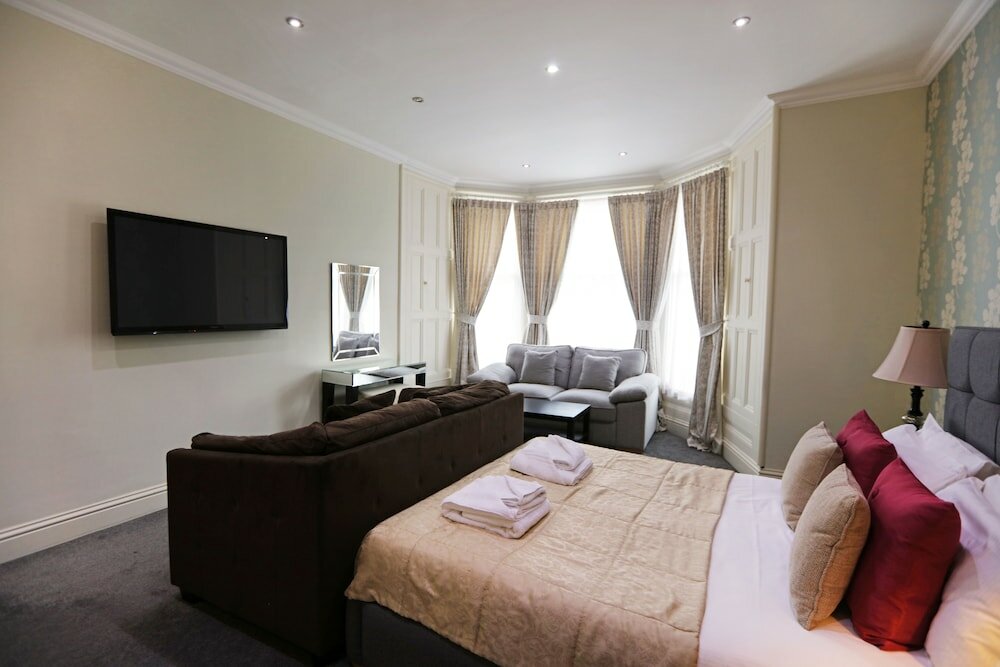 Фото Palmerston Suites