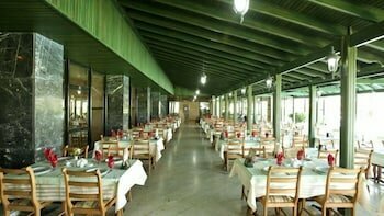 Внешний вид отеля Hitit Restaurant в Сельчуке, фото 3