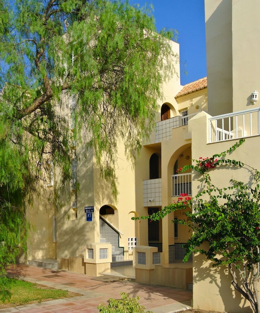 Фото Apartamentos Moguima