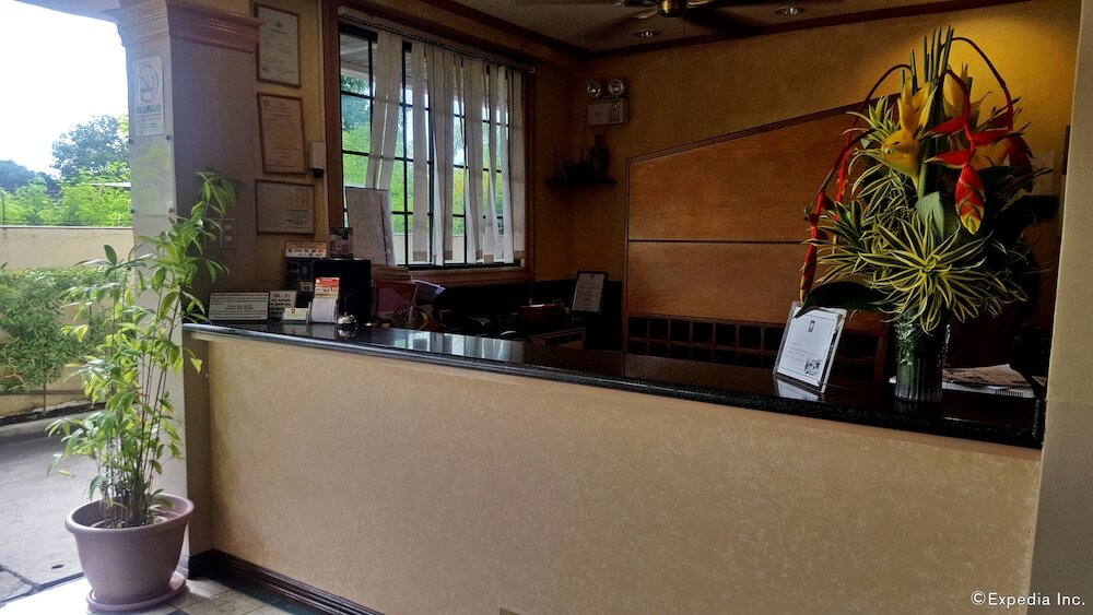 Фото Dumaguete Royal Suite Inn