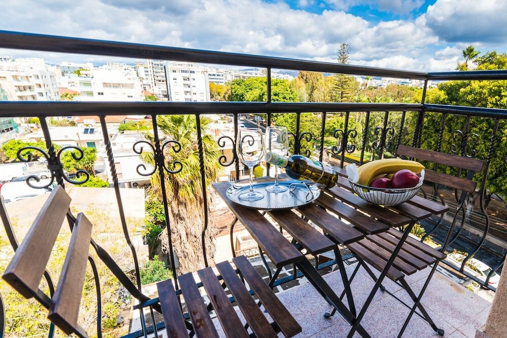 Фото Chrielka Hotel Apartments