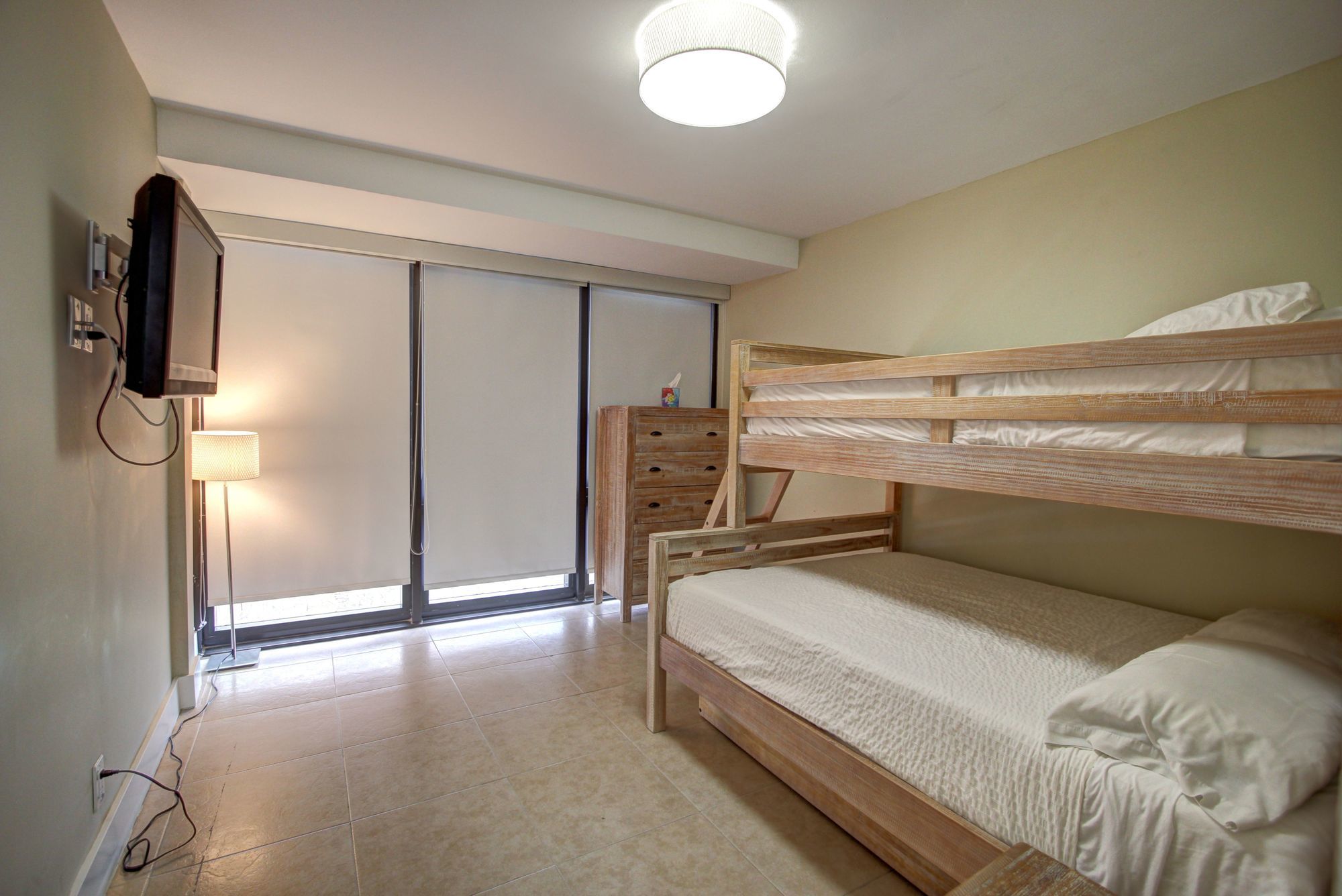 Фото Private Apartments by Vacations On Miami Beach