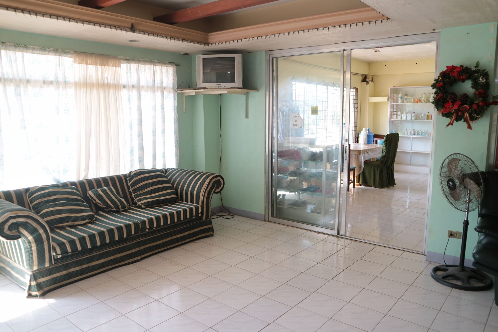 Фото Mellow Apartelle and Tourist Inn